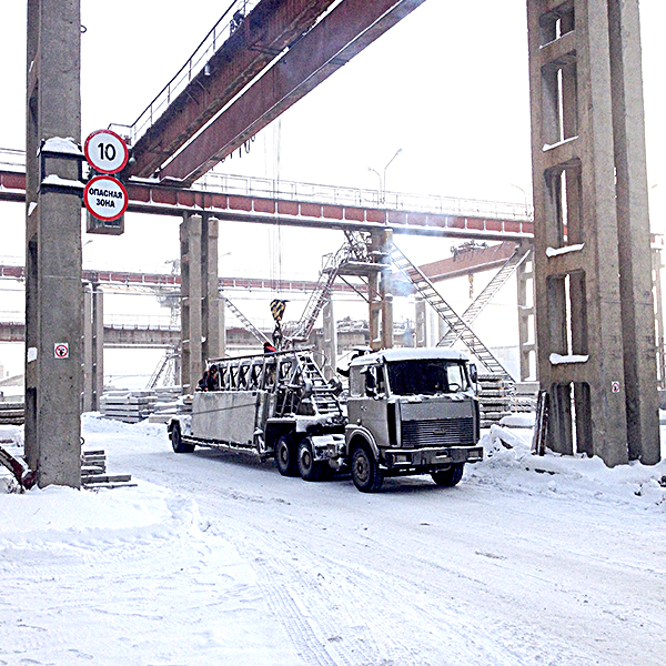 Светофоры на заводе или «Осторожно, работает кран!» Светофоры на заводе или «Осторожно, работает кран!»
